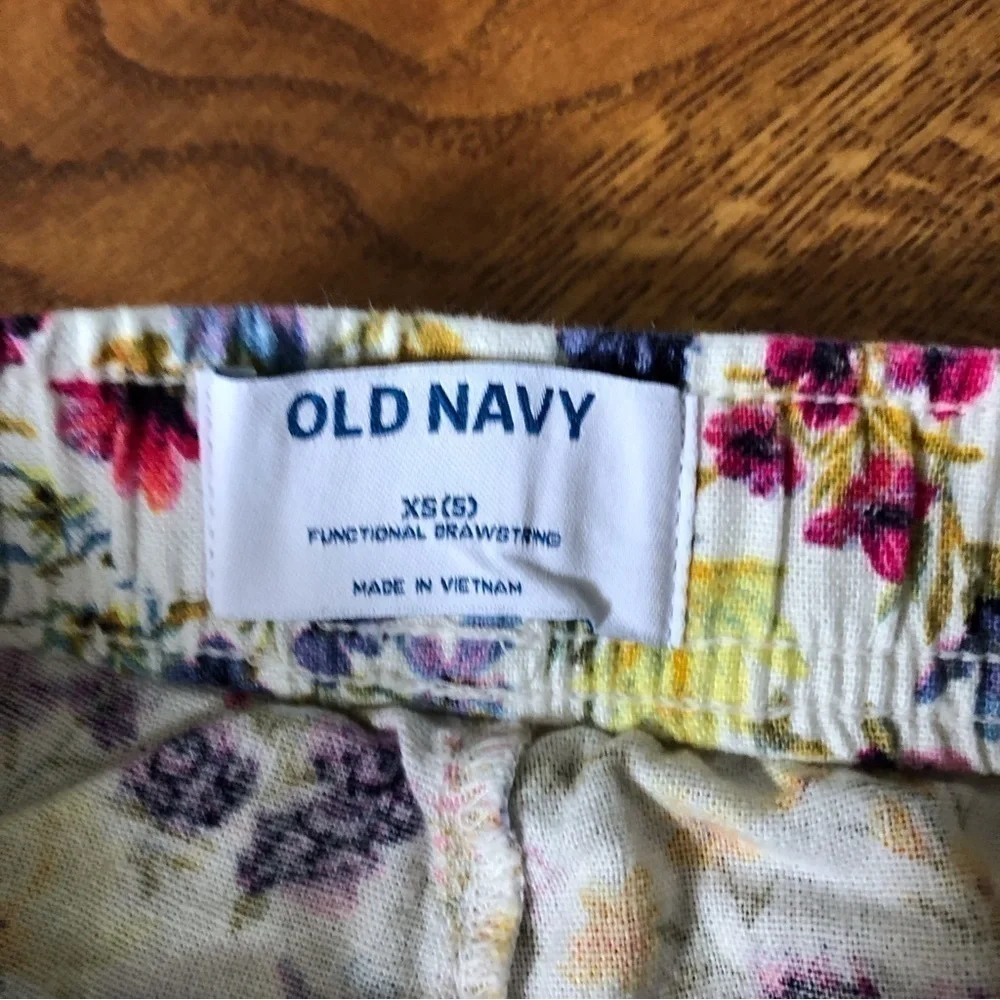 Old Navy Linen Blend Floral shorts with Functional Drawstring in size XS(5)